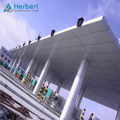 EPS PU سَطح Toll Booth Construction 0.8mm سَطح Toll Plaza Canopy 4-8 Lanes